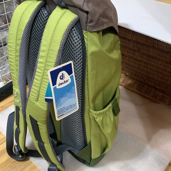 Deuter Walker 16 Liters Unisex Backpack Color Mist pine New - Picture 6 of 9